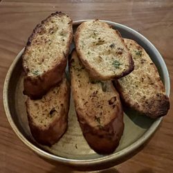 Ilio's - Garlic bread