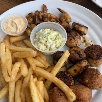 Iguanas - Blacken shrimp and scallops - Seafood Near Me - St. Simons, Georgia