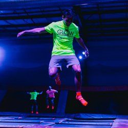 Trampoline Park - GLOW