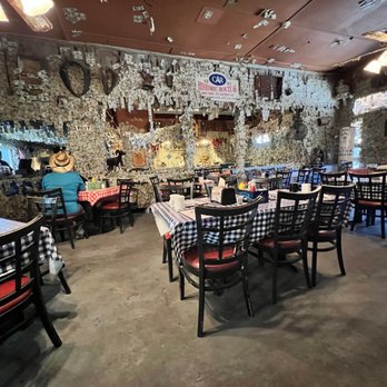 Oatman Hotel - The million dollar dining room - American Near Me - Oatman, Arizona Oatman Hotel - The million dollar dining room - American Near Me - Oatman, Arizona