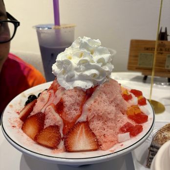 Sweets and Seats - Strawberry Bing Su - Cafes Near Me - Asheville, North Carolina
