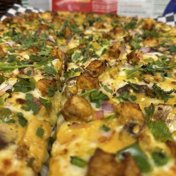Pizza Twist - Creamy Garlic Chicken Pizzatwist - Pizza Near Me - Rialto, California Pizza Twist - Creamy Garlic Chicken Pizzatwist - Pizza Near Me - Rialto, California