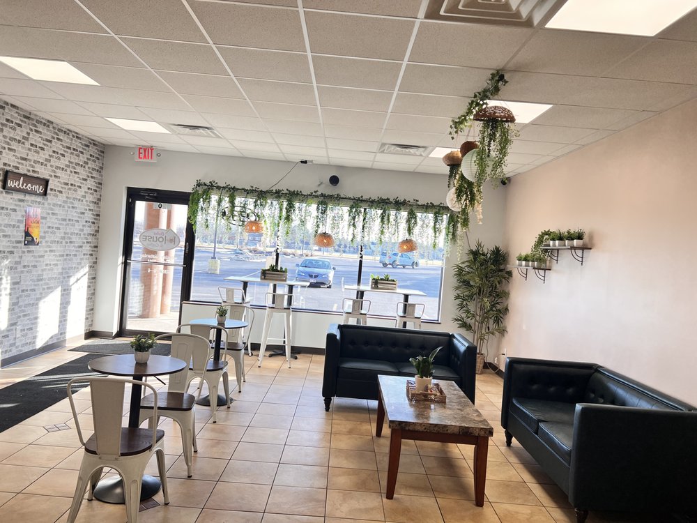 Boba House & Coffee, Appleton Roadtrippers