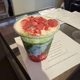 Strawberry Matcha Drink! Strawberry Matcha Drink!