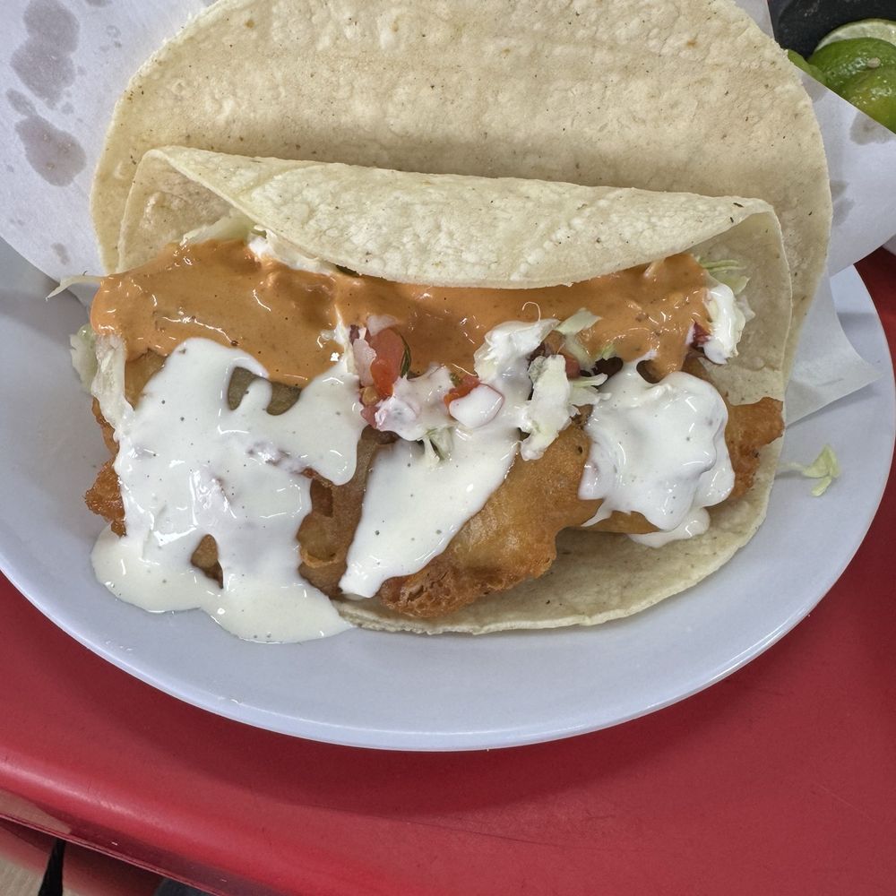 Taco de pescado empanisado Taco de pescado empanisado