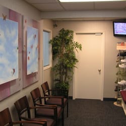 Disomma Foot & Ankle Clinic - Reception Waiting Area of DiSomma Foot & Ankle Clinic