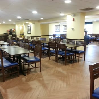 IHG Army Hotel - Dinning area, they have 2 huge T.V.s - Hotels Near Me - Augusta, Georgia IHG Army Hotel - Dinning area, they have 2 huge T.V.s - Hotels Near Me - Augusta, Georgia