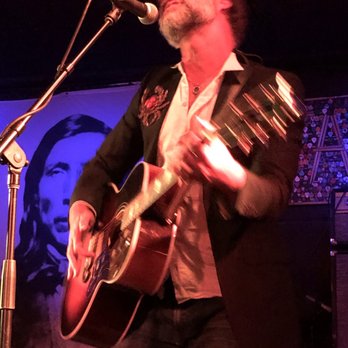 Stephen Talkhouse - Rufus performing at the Stephen Talkhouse - Dive Bars Near Me - Amagansett, New York Stephen Talkhouse - Rufus performing at the Stephen Talkhouse - Dive Bars Near Me - Amagansett, New York