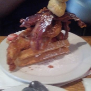 Maple Leaf Diner - Chicken and waffles was amazing - American Near Me - Dallas, Texas Maple Leaf Diner - Chicken and waffles was amazing - American Near Me - Dallas, Texas