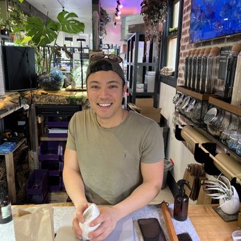 The Arium Shop - Great owner! - Aquariums Near Me - Issaquah, Washington The Arium Shop - Great owner! - Aquariums Near Me - Issaquah, Washington