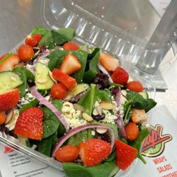 It's A Wrap Cafe - Strawberry Spinach Salad