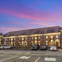 Best Western Plus Governor's Inn - Exterior