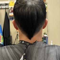 HareRazr - Low fade to a point