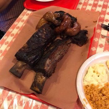 Black's Barbecue Lockhart - Barbeque Near Me - Lockhart, Texas