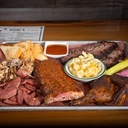Woody’s Bar & Grill - sampler platter
