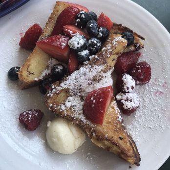 Cafe Borrone - Half order of berry French toast - Breakfast & Brunch Near Me - Menlo Park, California