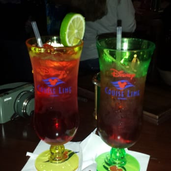 Disney Cruise Line - Drinks at O'Gills - Travel Services Near Me