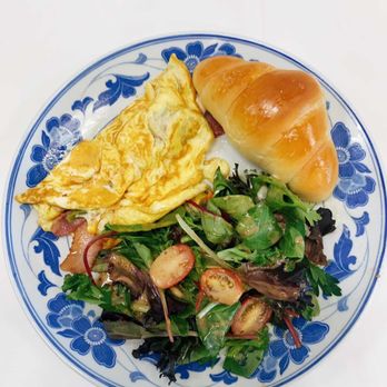 JF Bakery - an omelet and a salad - Bakeries Near Me - Paradise, Nevada