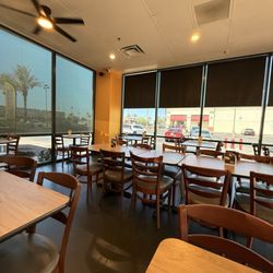 Buldogis Eatery