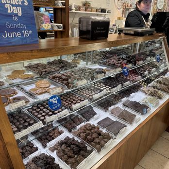Kilwins Ice Cream - Chocolate - Fudge - Deserts - Ice Cream & Frozen Yogurt Near Me - Fort Lauderdale, Florida Kilwins Ice Cream - Chocolate - Fudge - Deserts - Ice Cream & Frozen Yogurt Near Me - Fort Lauderdale, Florida