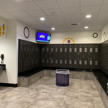 Planet Fitness - women's locker room - Gyms Near Me - Sterling, Virginia Planet Fitness - women's locker room - Gyms Near Me - Sterling, Virginia