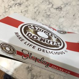 Donut box for a half dozen