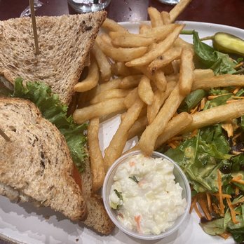 Carnegie Diner & Cafe - Breakfast & Brunch Near Me - Secaucus, New Jersey