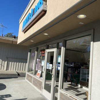 Marty's Donuts - the front of the store - Donuts Near Me - Sunnyvale, California