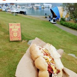 Semirs Hot Dog Cart - Hot dogs!