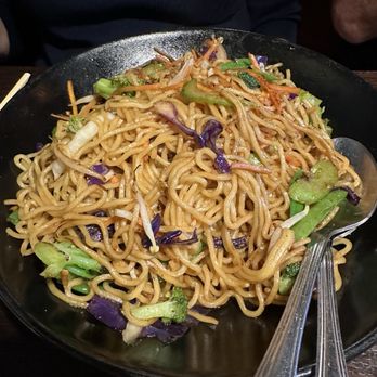 PF Chang's - Vegetable lo mein - Chinese Near Me - Tampa, Florida PF Chang's - Vegetable lo mein - Chinese Near Me - Tampa, Florida