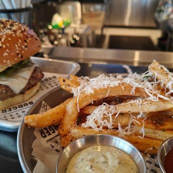 Gordon Ramsay Burger - Burgers Near Me - Boston, Massachusetts