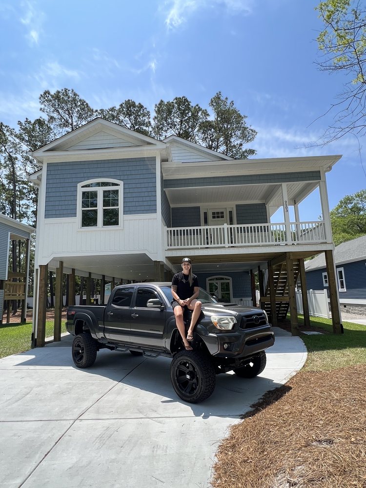 GOLDEN MOTORS Updated August 2024 17 Photos & 17 Reviews 80 Weed