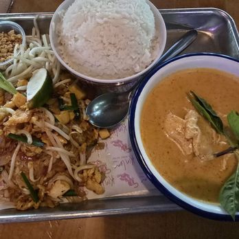 Kin Len Thai Night Bites - Phad Thai Curry Set - Thai Near Me - Seattle, Washington Kin Len Thai Night Bites - Phad Thai Curry Set - Thai Near Me - Seattle, Washington