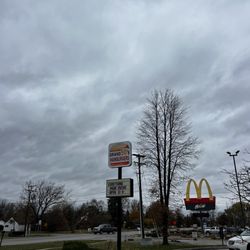 Grand 50’s Hamburgers - Street sign