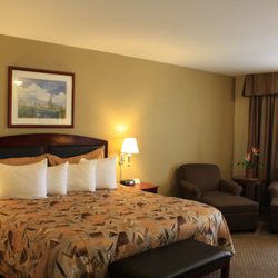 The Winnemucca Inn - My room with a King bed:-)