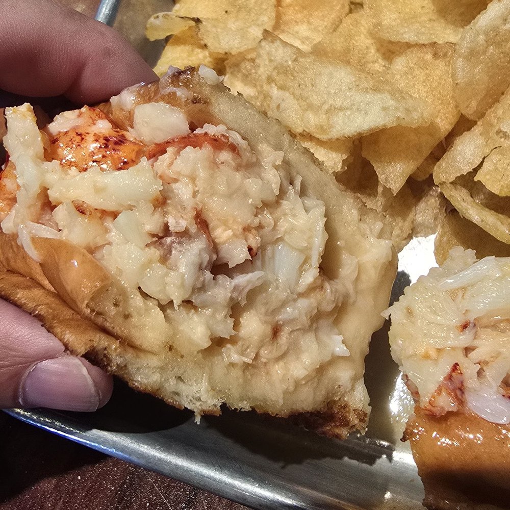 Murphys Grade - Filled lobster rolls, EXCELLENT. - Seafood Near Me - Murphys, California