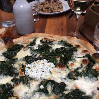 Gusto 101 - spinach pizza and mushroom pasta - Italian Near Me - Toronto, Ontario