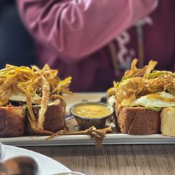 Hash Kitchen Arcadia - Avocado toast
