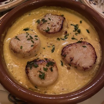 Dali Restaurant & Tapas Bar - Vieiras al Azafran - Spanish Near Me - Somerville, Massachusetts