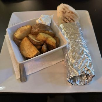Saveurs du Monde - Shawarma gyro with potatoes - Moroccan Near Me - Quebec City, Quebec Saveurs du Monde - Shawarma gyro with potatoes - Moroccan Near Me - Quebec City, Quebec