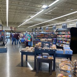 Khourys Fresh Market - Stopped by to try there amazing deli