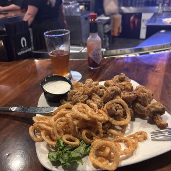 Kelly's Craft Tavern - Hand-breaded shrooms - New American Near Me - Frisco, Texas