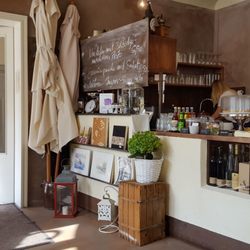 café alte löwenapotheke