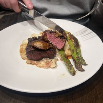 Bourbon Prime - 6 oz Filet Mignon - New American Near Me - Morgantown, West Virginia