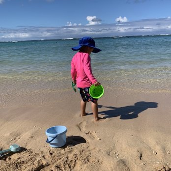 Ala Moana Beach - Beach Fun Day - Beaches Near Me - Honolulu, Hawaii Ala Moana Beach - Beach Fun Day - Beaches Near Me - Honolulu, Hawaii