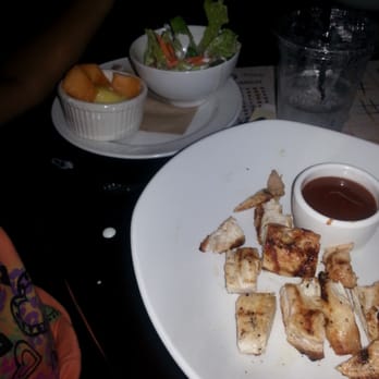 Yard House - Kids bbq chicken with fruit and salad. - New American Near Me - Honolulu, Hawaii
