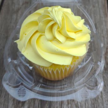 Hey Sugar! - Lemon cupcake - Desserts Near Me - Murrieta, California Hey Sugar! - Lemon cupcake - Desserts Near Me - Murrieta, California