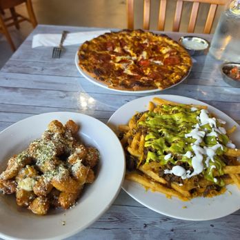 Fries Galore - Pizza, garlic cheese curds and carne asada fries. - Food Trucks Near Me - Apple Valley, California Fries Galore - Pizza, garlic cheese curds and carne asada fries. - Food Trucks Near Me - Apple Valley, California