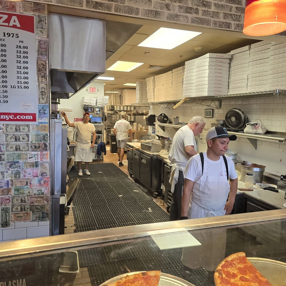 Joe's Pizza - Pizza Near Me - Miami, Florida