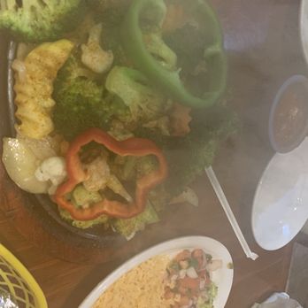 El Mariachi Mexican Grill - Sizzling hot Veggies Fajita - Mexican Near Me - Lufkin, Texas